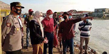 Bupati Nina Agustina Tinjau Alur Sungai Sewo dan Breakwater Rrusak