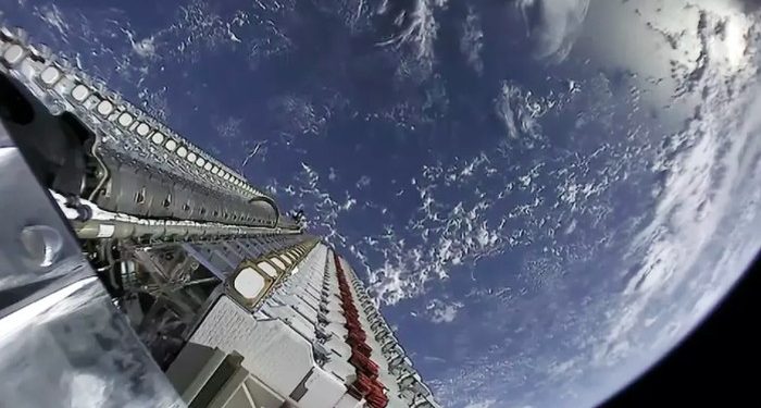 SpaceX Beli Startup Data Satelit Demi Ambisi Internet Kuasai Bumi