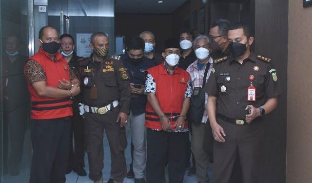 Diduga Korupsi Proyek RTH Kadis dan Kabid DPKPP Indramayu Ditahan