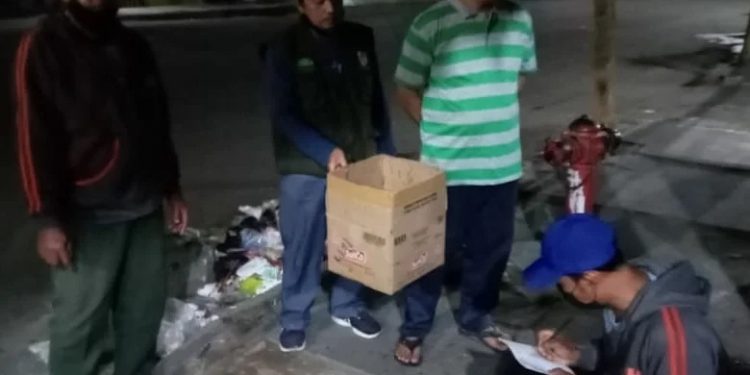 Dini Hari, DLH Lakukan Opsih Jalan
