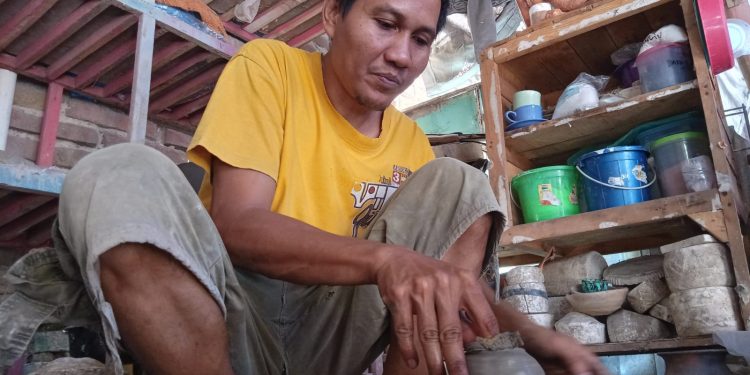 Akibat Pandemi, Workshop Gerabah Sitiwinangun Berhenti Total