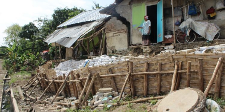 BPBD: Tanah Ambles Desa Kertasmaya Akibat Sungai Purba