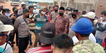 Warga Ligung Lor Tutup Ativitas Pembangunan Pabrik Sosis