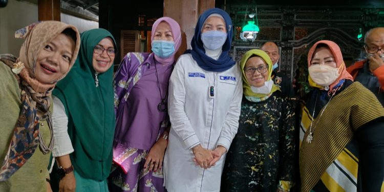 Dessy Ratnasari Ngumpul Bareng Tokoh Wanita di Kuningan