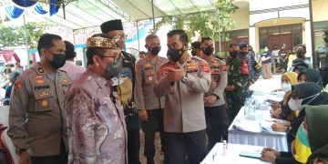 Alumni AKABRI 1999 Gelar Vaksinasi Masal dan Baksos di Kampung Nelayan
