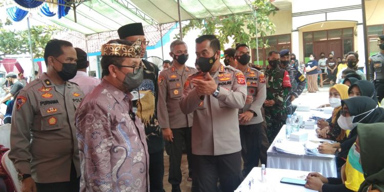 Alumni AKABRI 1999 Gelar Vaksinasi Masal dan Baksos di Kampung Nelayan