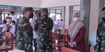 Ratusan Pelajar SMK Karnas Divaksin