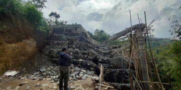 Bangunan Penunjang Obyek Wisata Panyaweuyan Ambruk