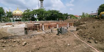 Progres Proyek Alun-alun Taman Pataraksa Baru 30 Persen