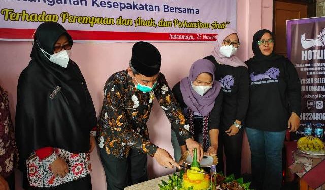 Perempuan Indramayu Launching Hotline Yayasan Selendang Puan Dharma
