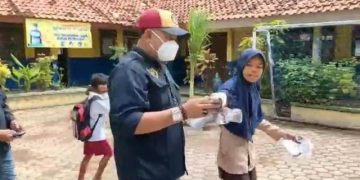 Peringatan Hari Guru ke 76, PWI Indramayu Edukasi Prokes Ke Sekolah