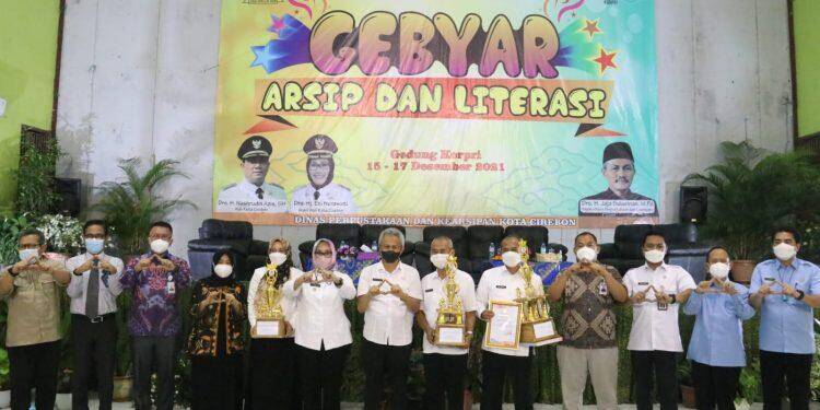 Hapus Kesan Arsip Ada Diruang Belakang