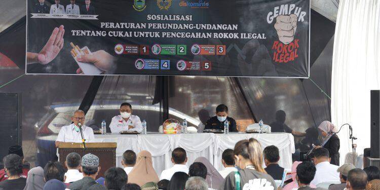 Pedagang Pasar Kramatmulya Dapat Sosialiasi Rokok Ilegal