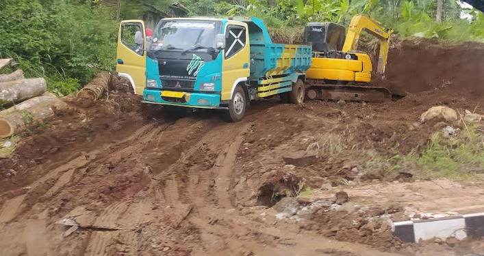 Jangan Tutup Mata, Aktivitas Galian Tanah di Jalan Baru Bikin Resah