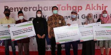 Masyarakat Terdampak Ledakan Tangki Pertamina Terima Bantuan