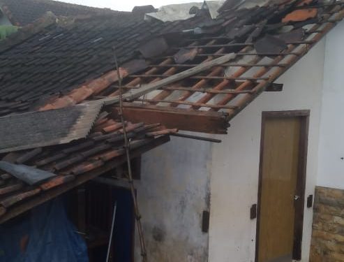 Diterjang Puting Beliung dan Hujan Deras, 9 Rumah di Desa Trijaya Rusak Berat