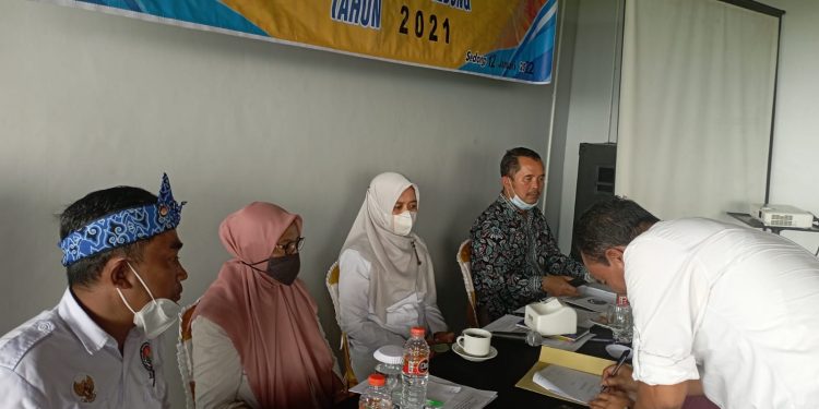 Rukhyati Acungi Jempol Kegiatan UPK Mekar Sari Sedong