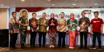 Dua Srikandi Kota Cirebon Raih Penghargaan
