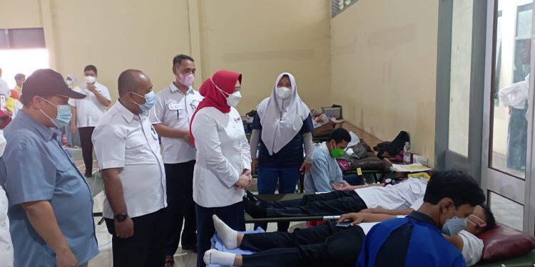 Heviyana Disambut Hangat Alumni SMKN 1 Lemahabang
