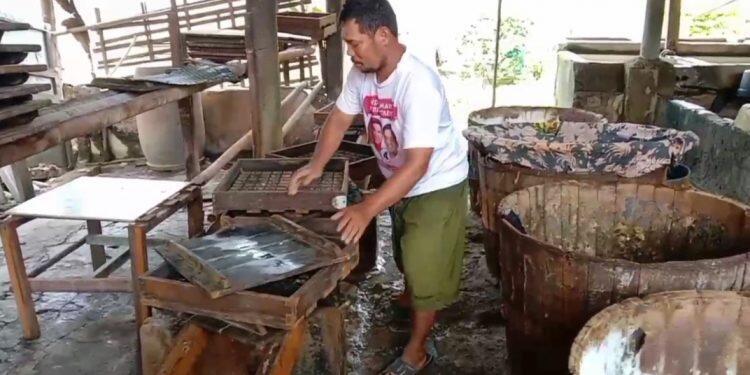 Pengrajin Tahu Tempe di Indramayu Mogok Produksi