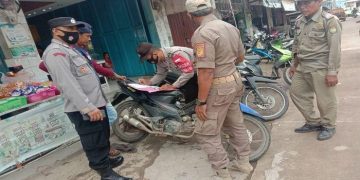 Petugas Gabungan Razia Knalpot Bising