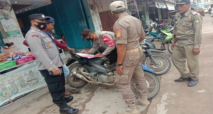 Petugas Gabungan Razia Knalpot Bising