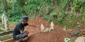 Bocah 7 Tahun Korban Kecelakaan Maut di Ciamis Dimakamkan Samping Makam Sang Nenek 