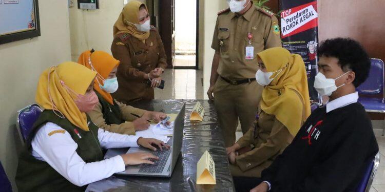 Jemput Bola, Pegawai Diskominfo Disuntik Vaksin Booster