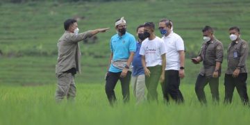 Sandiaga Uno Kagumi Keindahan Terasering Desa Wisata Bantaragung