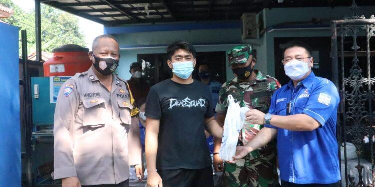 Warga Serbu Minyak Goreng Murah Partai Demokrat