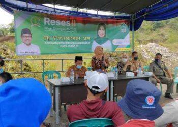 Akses Jalan Wisata Alam Palimanan Barat Rusak