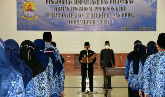 Bupati Imron Lantik 56 PPPK Bidang Kesehatan