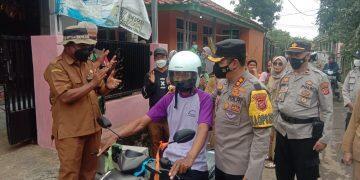 Ikut Divaksin, Kakek Karyudi Dapat Hadiah Motor dari Kapolres Majalengka