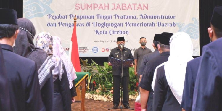 Sepuluh Pejabat Eselon II Dimutasi