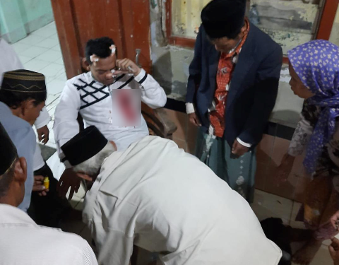 Sedang Wirid di Mushola, Kiai Muda di Indramayu Dibacok Orang