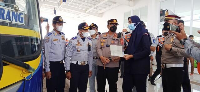 Polres Cirebon Kota Lakukan Rancek di Terminal Harjamukti