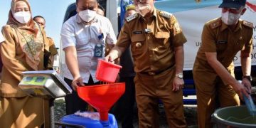 Pemkab Cirebon Gelar OPM Minyak Goreng Rp14 Ribu di Pasar Jamblang