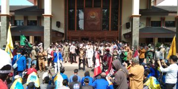 Mahasiswa Cirebon Tolak Jabatan Presiden 3 Periode