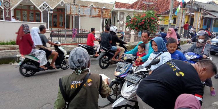 Gerakan KITA Kembali Bagikan Ratusan Paket Takjil