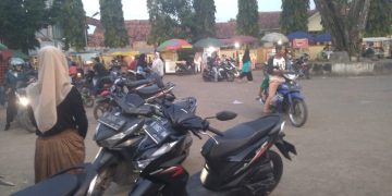 Halaman Desa Lurah Penuh dengan Pedagang Musiman