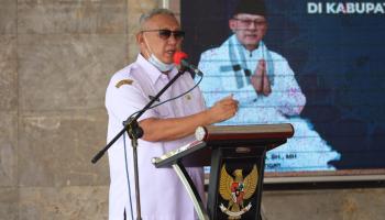 Dihadiri Bupati Acep, LKSS Kuningan Serahkan Santunan Anak Yatim Piatu dan Paket Sembako
