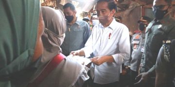 Tingkatkan Daya Beli Masyarakat di Kota Cirebon, Jokowi Suntik Modal Pedagang Pasar