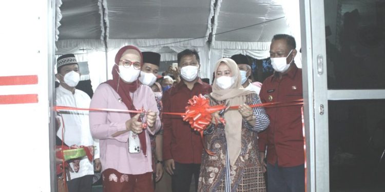 Pemdes Kertanegara Launching Produk NIK Water Milik BUMDes Niaga Kertanegara