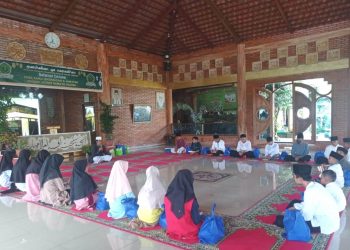 Ponpes Sirojul Munir Tingkatkan dalam Mengaji Kitab