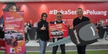 Pelanggan Setia Telkomsel asal Depok Menangkan Undian 1 Unit mobil Honda Mobilio
