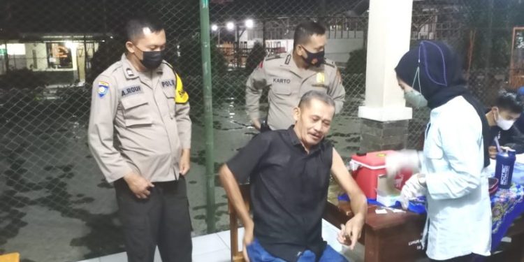 Vaksinasi Covid-19 Tidak Batalkan Puasa