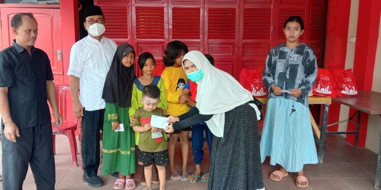 Keluarga Besar Nono Sudarsono Berbagi Kebahagian dengan Warga dan Anak Yatim
