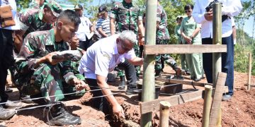 Danrem Bersama Bupati Letakan Batu Pertama Pembangunan Masjid di Area Argowisata