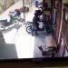 Maling Motor Terekam CCTV, Seorang Pemuda Digelandang Polisi