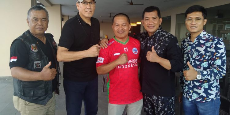 Imam Ajak Penggemar PSGJ dan Media Lihat Latihan Pemain